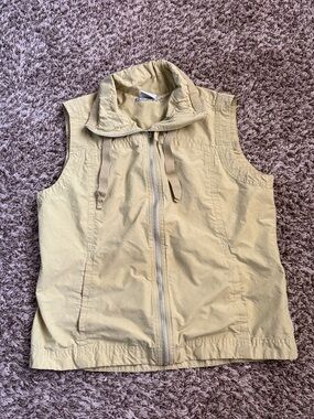 Columbia Light Green Sleeveless Zip Front Vest